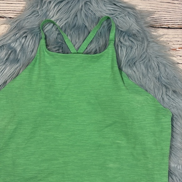 NWT OUTDOOR VOICES Move Free Jadelite Criss Cross Tank - Picture 7 of 7